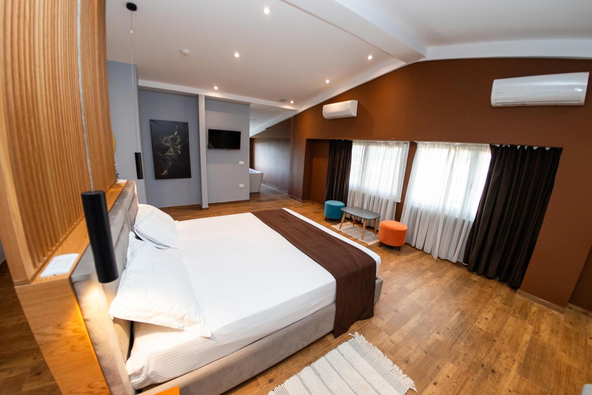 Olivar Tirana 4*