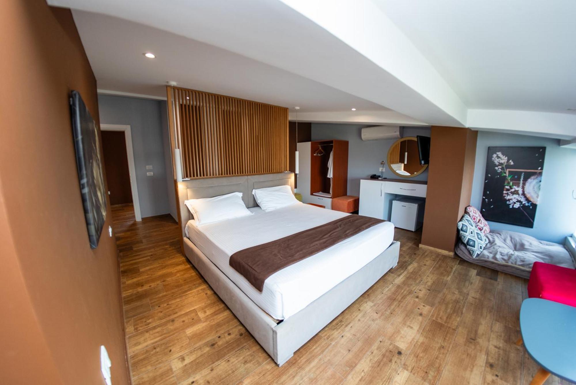 Olivar Tirana 4*