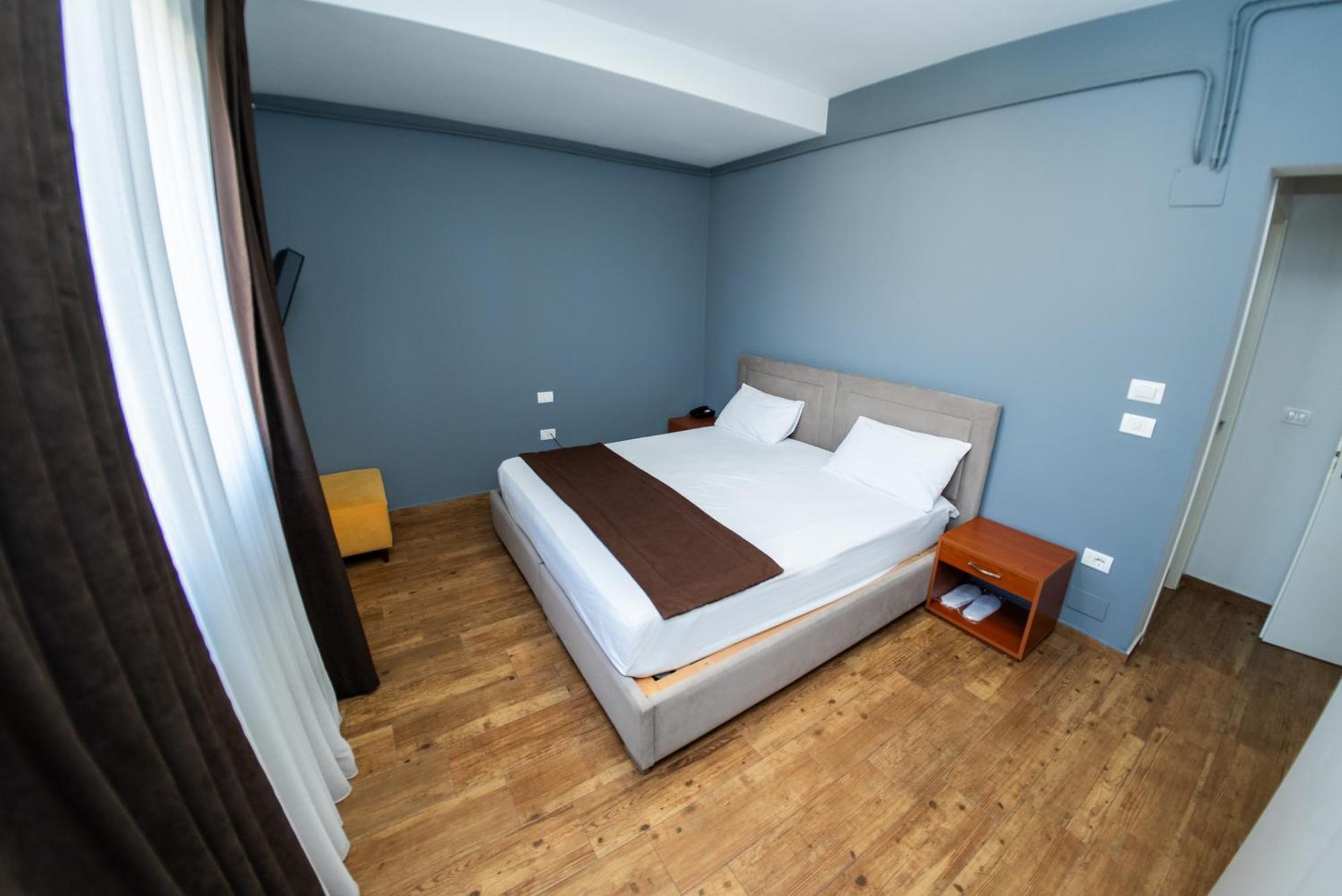 Olivar Tirana 4*